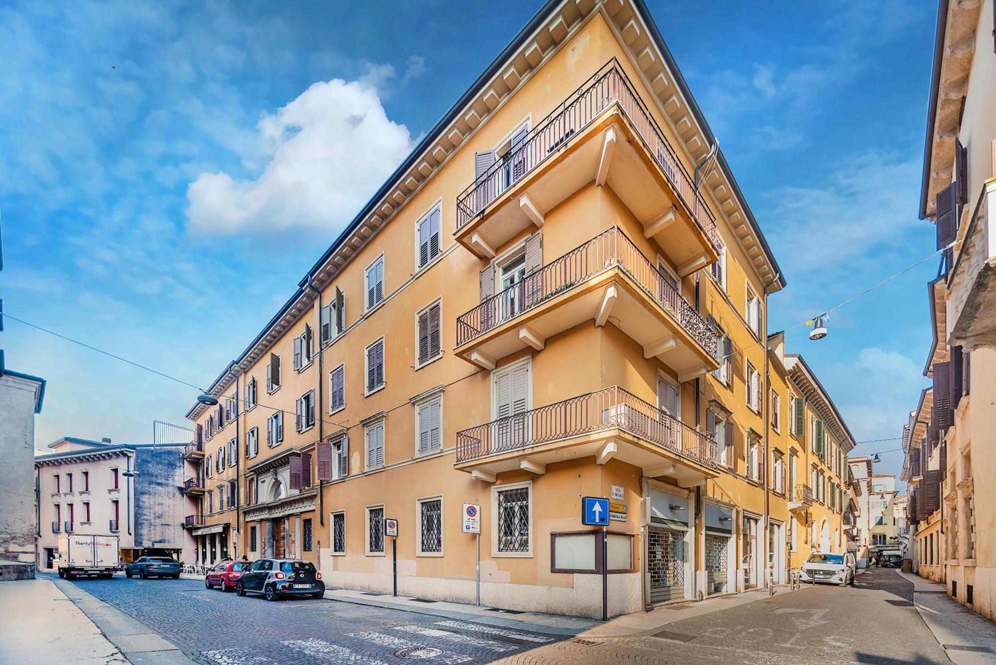 Italianflat - Arena By Side, Old Town Apartment Verona Bagian luar foto