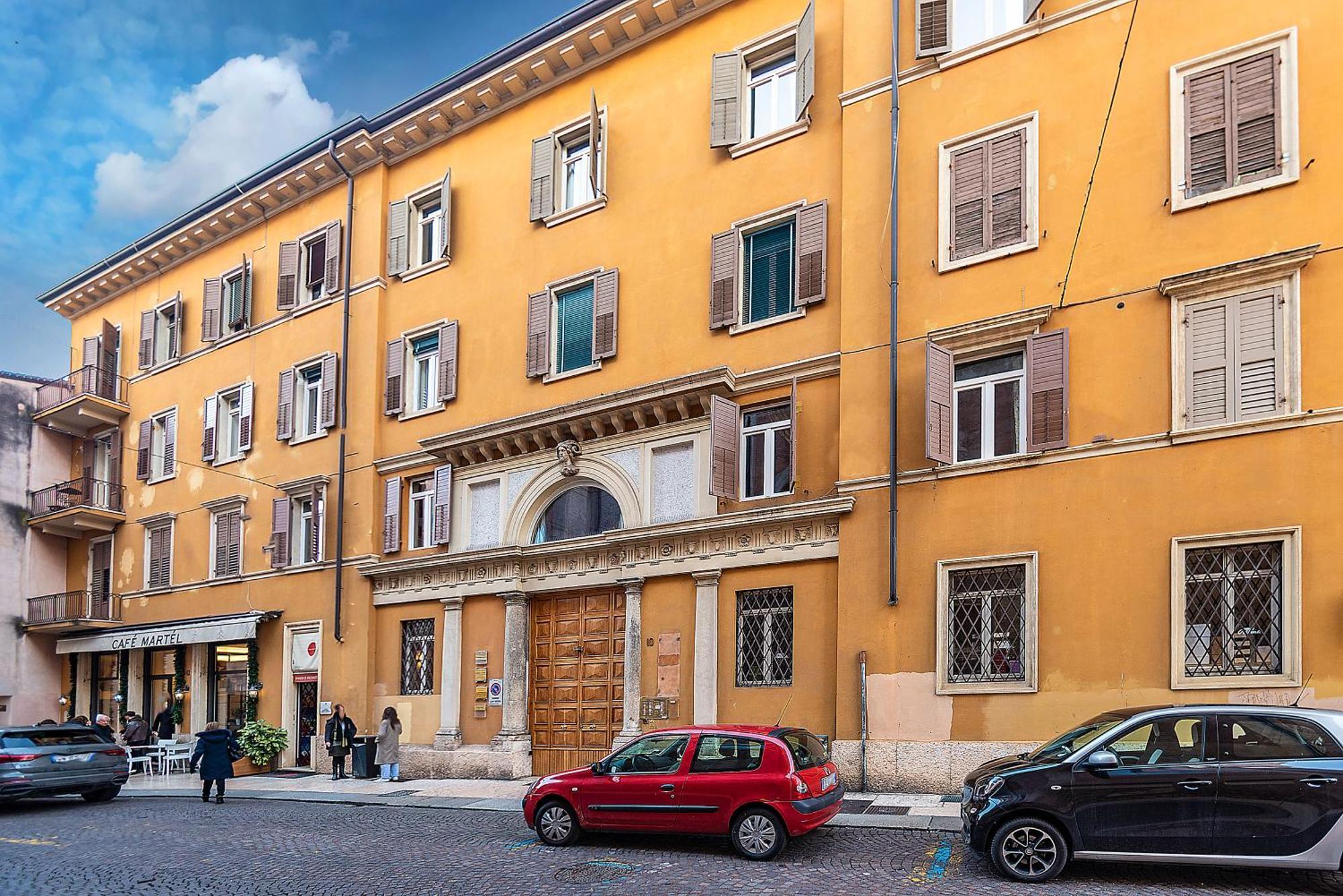 Italianflat - Arena By Side, Old Town Apartment Verona Bagian luar foto
