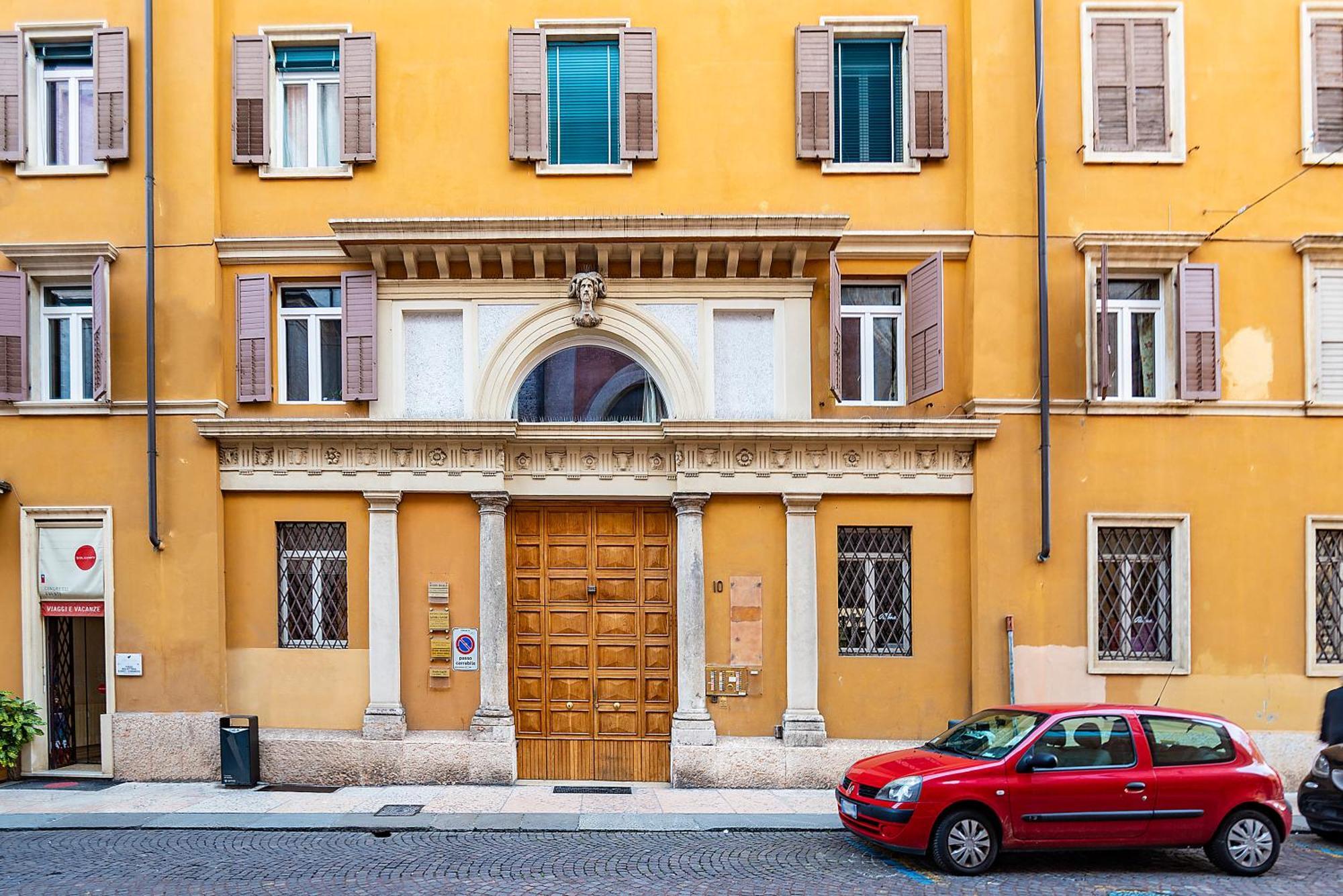 Italianflat - Arena By Side, Old Town Apartment Verona Bagian luar foto
